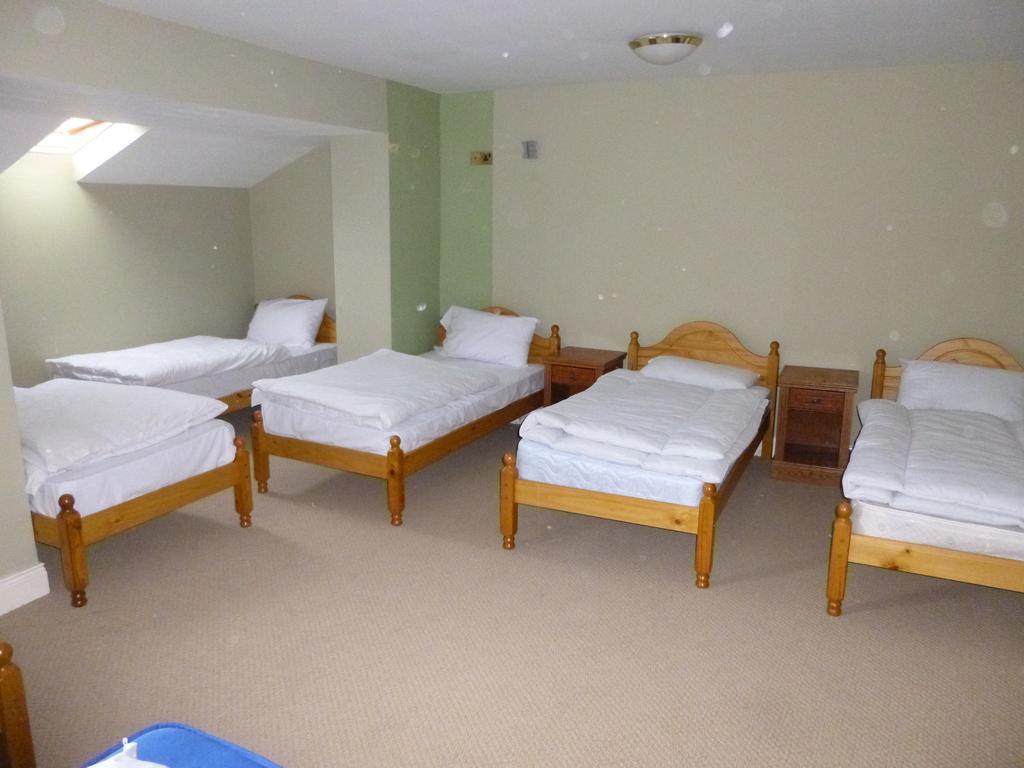 Parliament Inn Килкени Екстериор снимка